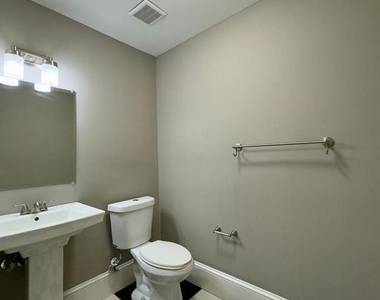 7 W Mulberry Street - Photo Thumbnail 3