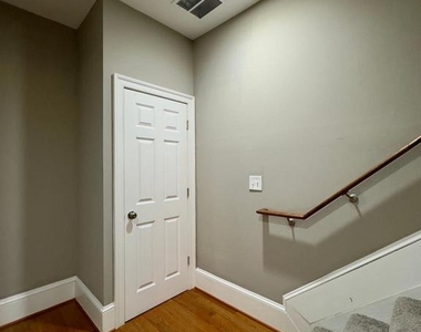 7 W Mulberry Street - Photo Thumbnail 8