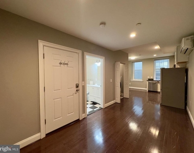 208 E Redwood Street - Photo Thumbnail 1