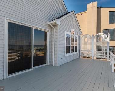 3563 Narragansett Avenue - Photo Thumbnail 16