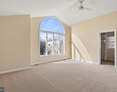 3563 Narragansett Avenue - Photo Thumbnail 18