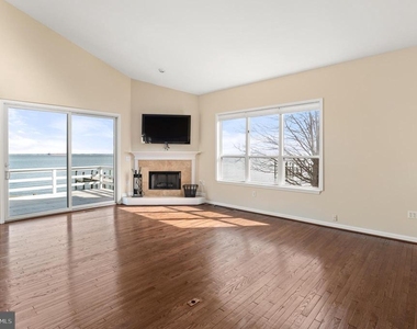 3563 Narragansett Avenue - Photo Thumbnail 9