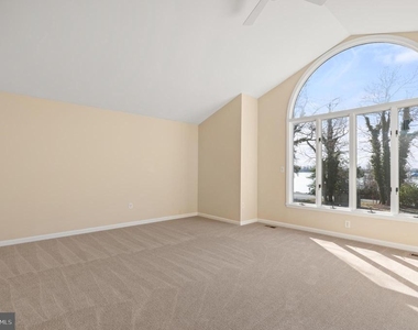 3563 Narragansett Avenue - Photo Thumbnail 17