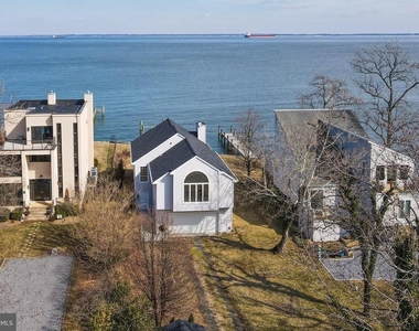 3563 Narragansett Avenue - Photo Thumbnail 2
