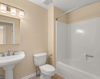 3563 Narragansett Avenue - Photo Thumbnail 24