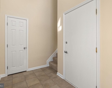 3563 Narragansett Avenue - Photo Thumbnail 7