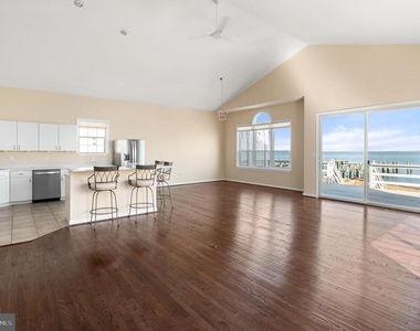 3563 Narragansett Avenue - Photo Thumbnail 8