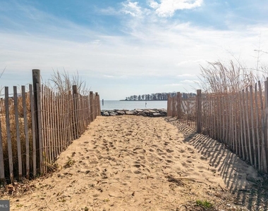 3563 Narragansett Avenue - Photo Thumbnail 29