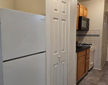 1722 H Street Ne - Photo Thumbnail 2