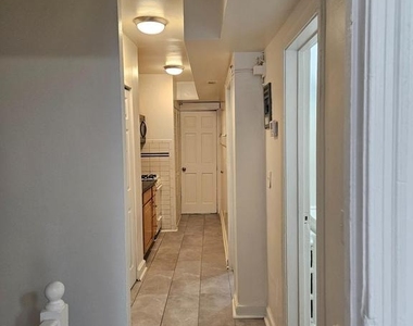 1722 H Street Ne - Photo Thumbnail 7