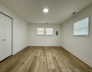 14916 Langley Avenue - Photo Thumbnail 25