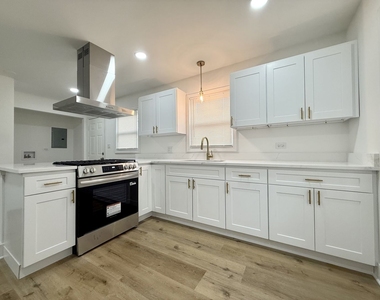 14916 Langley Avenue - Photo Thumbnail 6