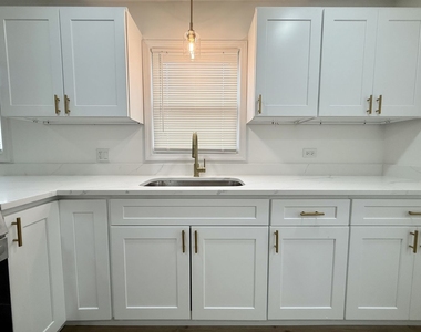 14916 Langley Avenue - Photo Thumbnail 8
