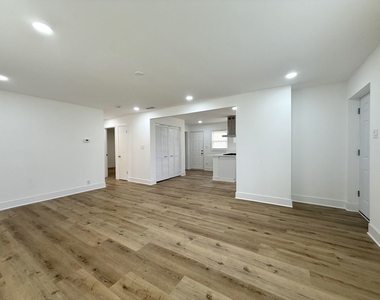 14916 Langley Avenue - Photo Thumbnail 1