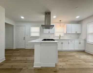 14916 Langley Avenue - Photo Thumbnail 5