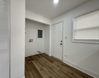 14916 Langley Avenue - Photo Thumbnail 13
