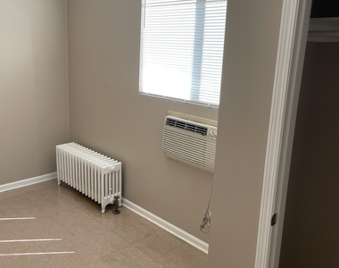 714 Broadway Avenue - Photo Thumbnail 11
