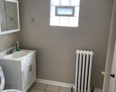 714 Broadway Avenue - Photo Thumbnail 8