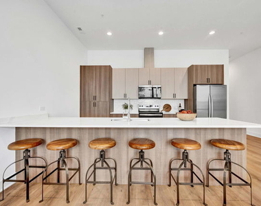 1606 W Hastings Street - Photo Thumbnail 5