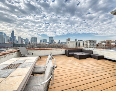 811 W Superior Street - Photo Thumbnail 22