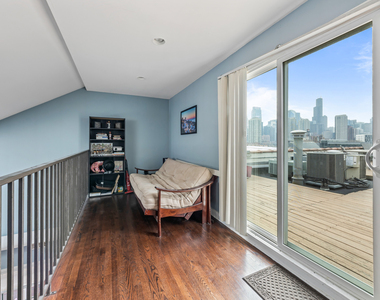 811 W Superior Street - Photo Thumbnail 18