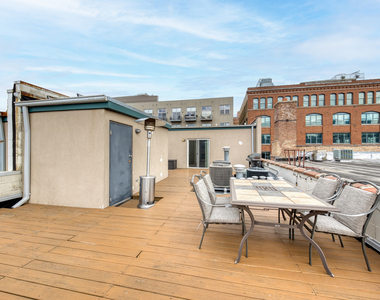811 W Superior Street - Photo Thumbnail 20