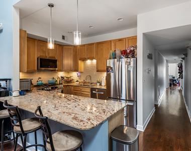 811 W Superior Street - Photo Thumbnail 2