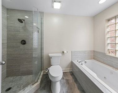 811 W Superior Street - Photo Thumbnail 14