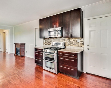 5655 N Spaulding Avenue - Photo Thumbnail 9