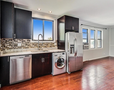5655 N Spaulding Avenue - Photo Thumbnail 10