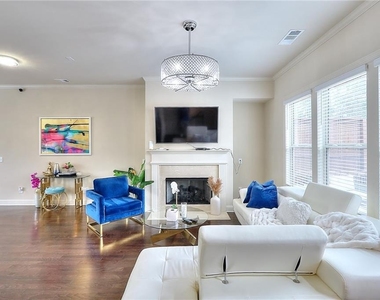 1306 Harris Way - Photo Thumbnail 4