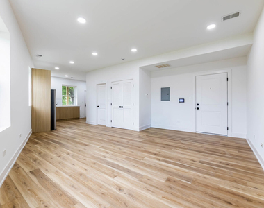 243 W 74th Street - Photo Thumbnail 4