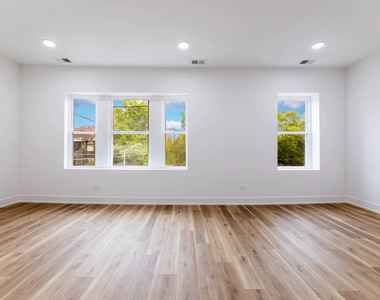 239 W 74th Street - Photo Thumbnail 2