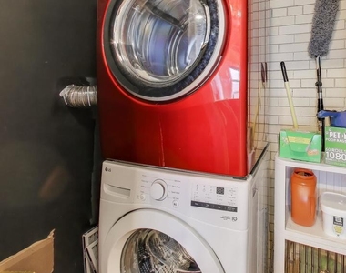 1128 W Ardmore Avenue - Photo Thumbnail 9