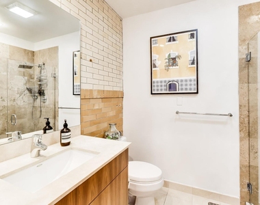 1128 W Ardmore Avenue - Photo Thumbnail 18