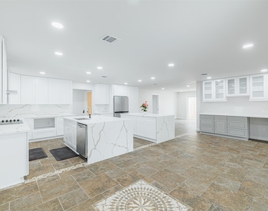 10055 Larston Street - Photo Thumbnail 2