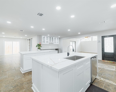 10055 Larston Street - Photo Thumbnail 6
