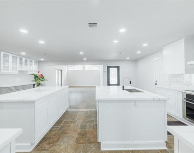 10055 Larston Street - Photo Thumbnail 7