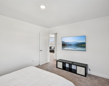 4806 Sand Clouds Drive - Photo Thumbnail 36