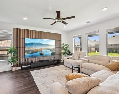 4806 Sand Clouds Drive - Photo Thumbnail 7