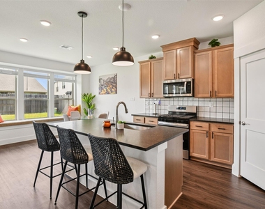 4806 Sand Clouds Drive - Photo Thumbnail 9