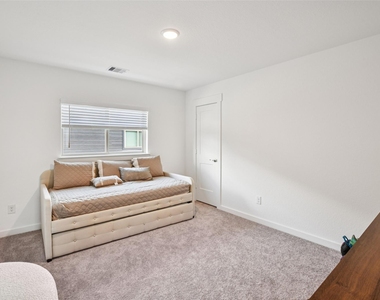4806 Sand Clouds Drive - Photo Thumbnail 31