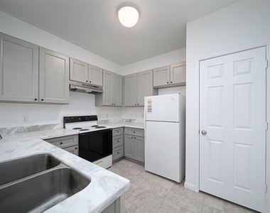 1330 Old Spanish Trail - Photo Thumbnail 10