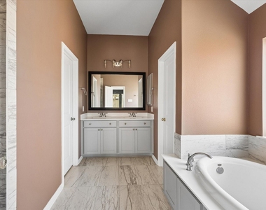 3738 Amoroso Drive - Photo Thumbnail 5