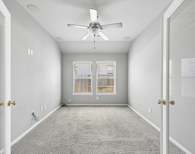 3738 Amoroso Drive - Photo Thumbnail 8