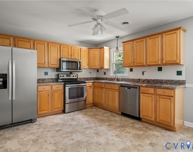 5712 Sara Kay Drive - Photo Thumbnail 9