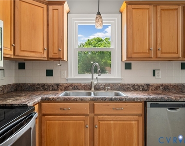 5712 Sara Kay Drive - Photo Thumbnail 13