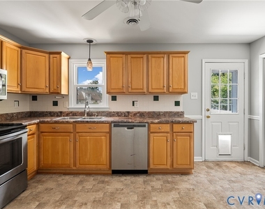 5712 Sara Kay Drive - Photo Thumbnail 12