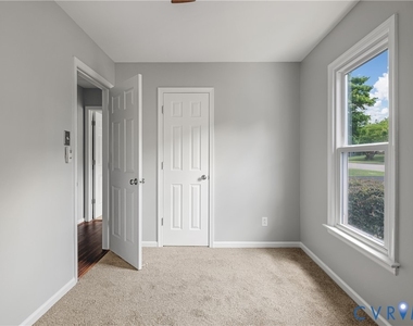 5712 Sara Kay Drive - Photo Thumbnail 32