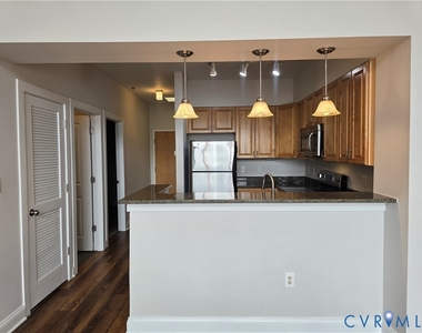 1333 W Broad Street - Photo Thumbnail 9